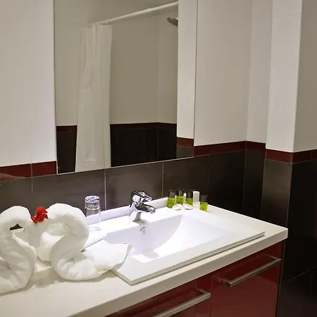 Daniel Luxury 4*